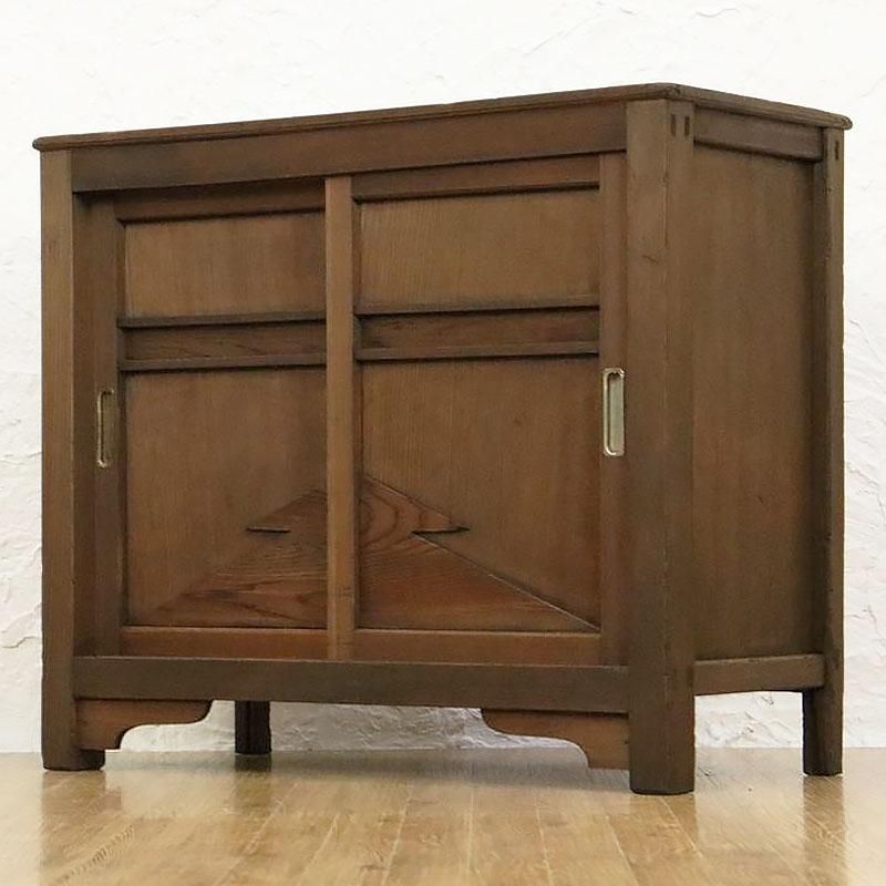 大正から昭和初期の杉製引戸キャビネット｜幅67奥行31.5高さ57｜状態抜群