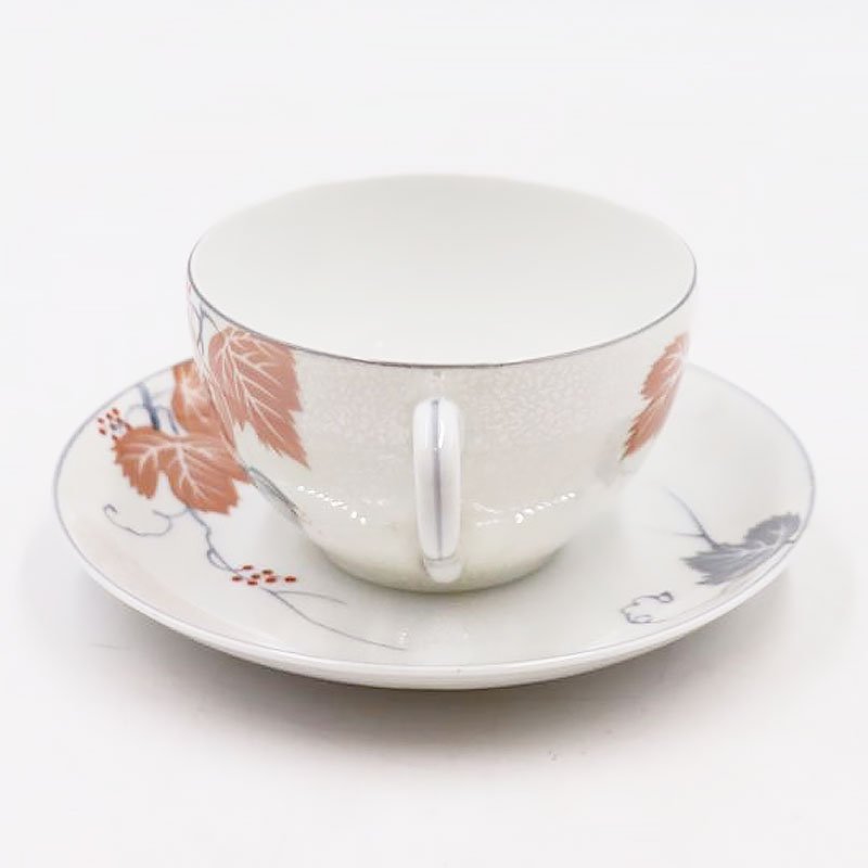 オールドノリタケ NORITAKE ティー カップ＆ソーサー ラスター彩 淡色 洋食器 上品 大正 アンティーク クラシック（蔦・植物・赤い実） -  ブルーパロット｜京都のアンティーク食器・家具・引取・修理・金継ぎ