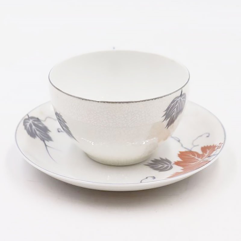 オールドノリタケ NORITAKE ティー カップ＆ソーサー ラスター彩 淡色 洋食器 上品 大正 アンティーク クラシック（蔦・植物・赤い実） -  京都の骨董・アンティーク・ヴィンテージの家具・食器・雑貨｜antique blue Parrot KYOTO