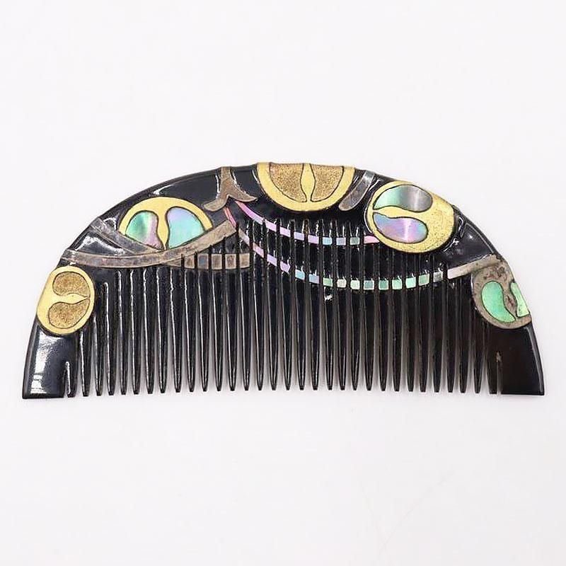 ぐく丸吉ページ くし 螺鈿入り 黒地 金銀蒔絵 大正時代 幅9cm 高さ4cm