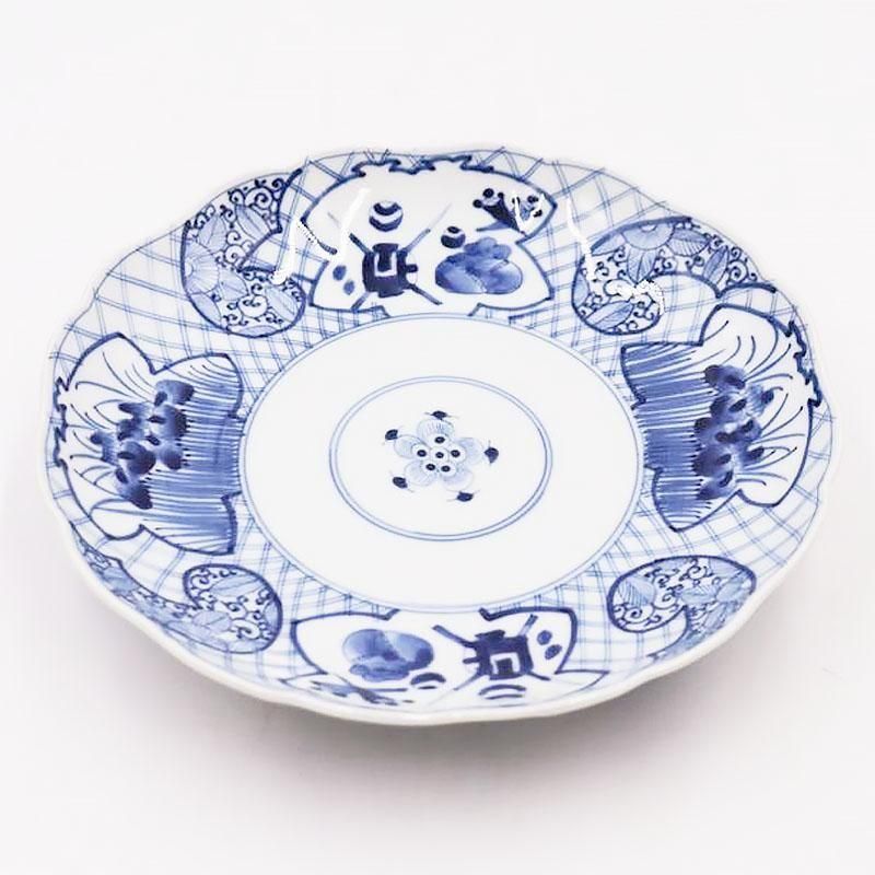 染付中皿菖蒲宝づくし直径22cm