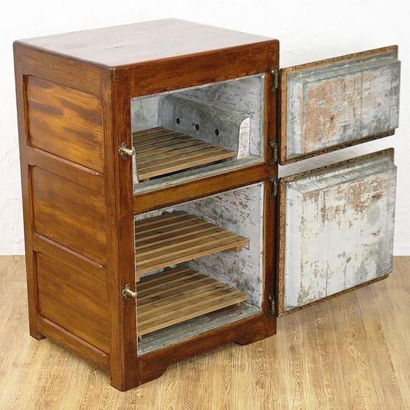 レトロ 古道具 木製 骨董品 時代家具 衣類収納 Amazon.co.jp: 【骨董品】レトロ本棚ガラス扉付き無垢材木製収納