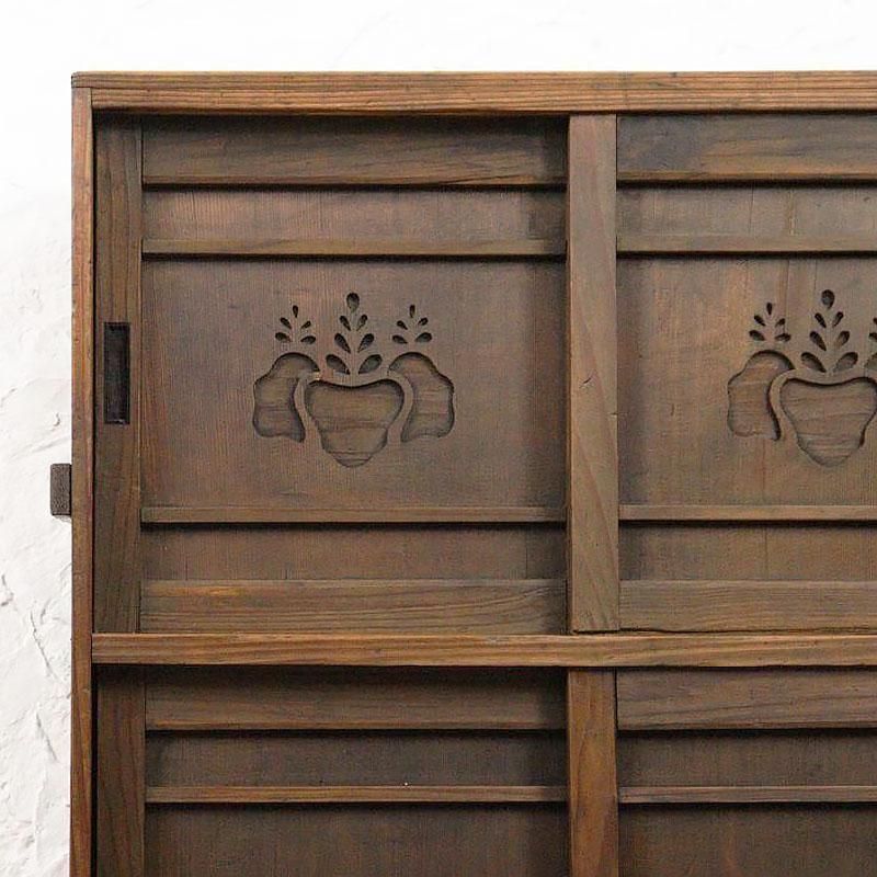 和風キャビネット 大正昭和の桐文様の天然杉材