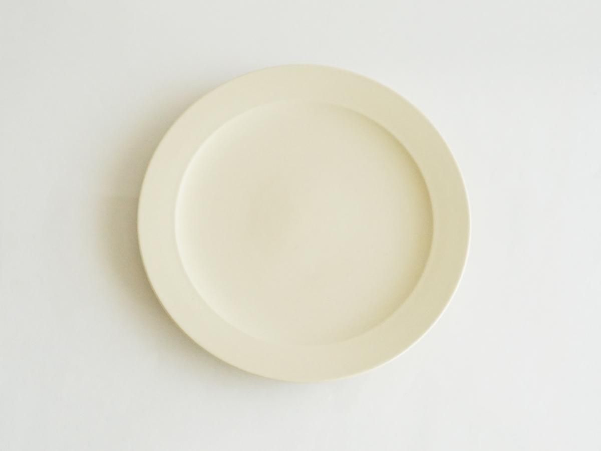 九谷焼の残土を使った生成りの器 Une（ユンヌ） HANASAKA・谷口