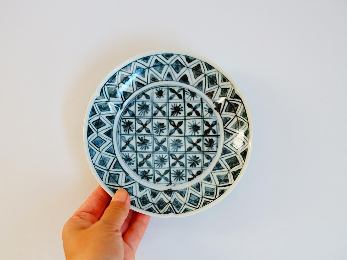 染付皿 中皿 3枚 鳥文 花文 岩文 花弁縁 明治 大正 五寸皿 美品 染付皿 中皿 3枚 鳥文 花文 岩文 花弁縁 明治