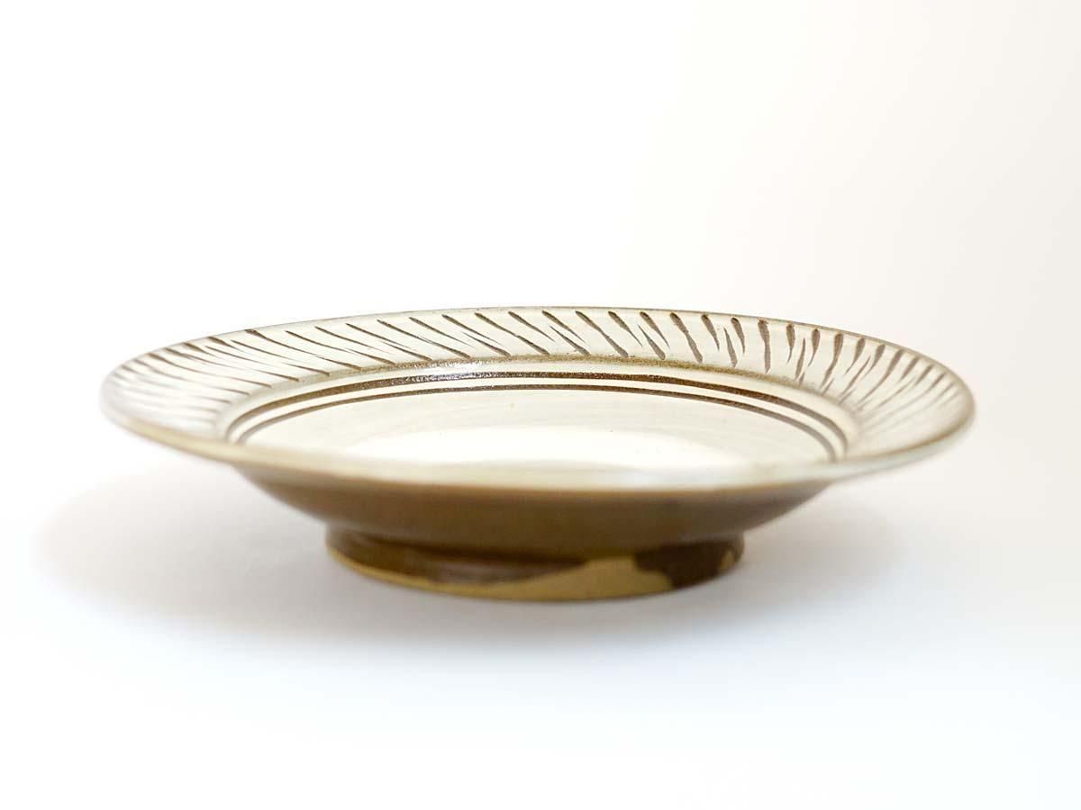 皿 8寸 飛び鉋 白 小鹿田焼 坂本工窯 | うつわと灯り threetone［正規