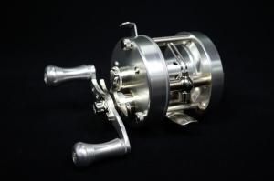 五十鈴工業　BC620SSS SILVER 五十鈴工業 ベイトリール BC620SSS シルバー ヴィンテージ 2023