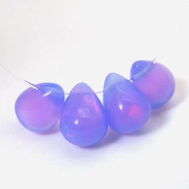 パープルカラーオパール ドロップ 4粒売り - 魔石屋.com