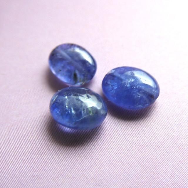 タンザナイト オーバル (タンブル) 3粒売り - 魔石屋.com