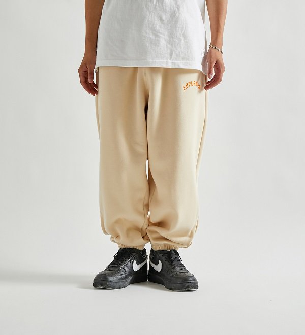 【APPLEBUM】LOGO OVERSIZE SWEAT PANTS