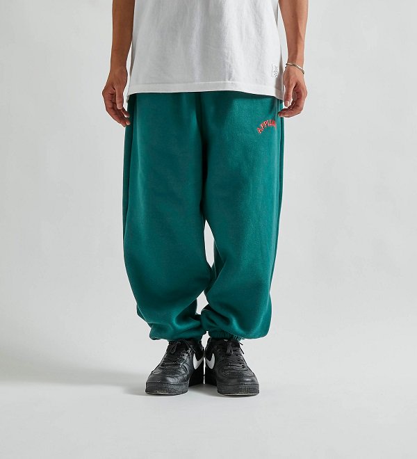 APPLEBUM】LOGO OVERSIZE SWEAT PANTS