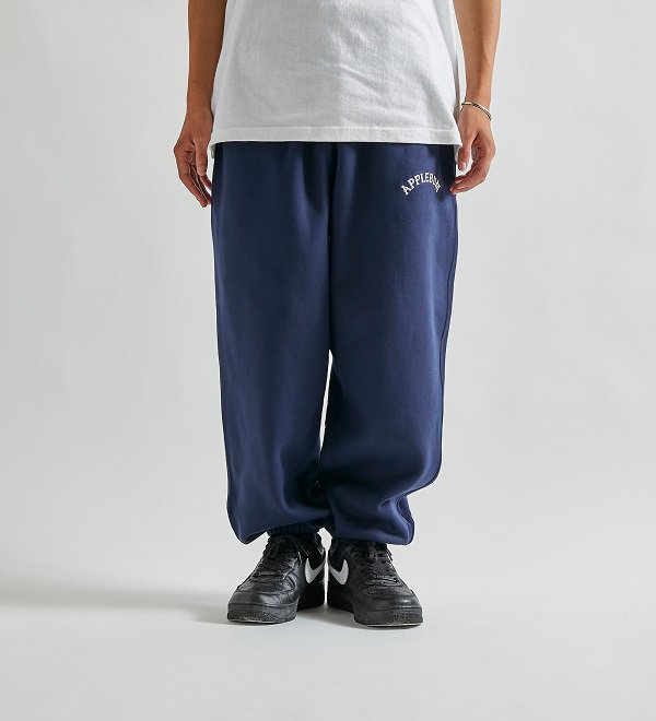 APPLEBUM】LOGO OVERSIZE SWEAT PANTS