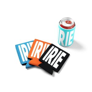 IRIE by irielifeBIG LOGO KOOZIE<img class='new_mark_img2' src='https://img.shop-pro.jp/img/new/icons5.gif' style='border:none;display:inline;margin:0px;padding:0px;width:auto;' />