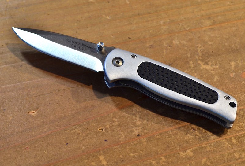 Smith & Wesson スミスアンドウェッソン＞ SW2001 Swat Baby Liner Lock Knife |  中古アウトドア用品・中古登山用品 買取・販売専門店 : maunga (マウンガ)