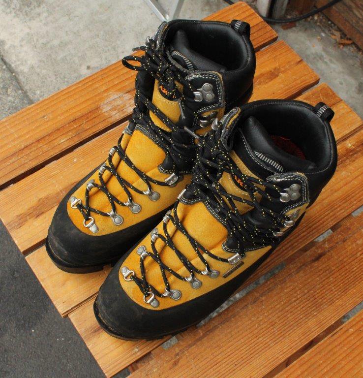 最旬ダウン 登山靴 AKU BALTORO バルトロ 冬用登山靴 EU40 約25cm 登山 
