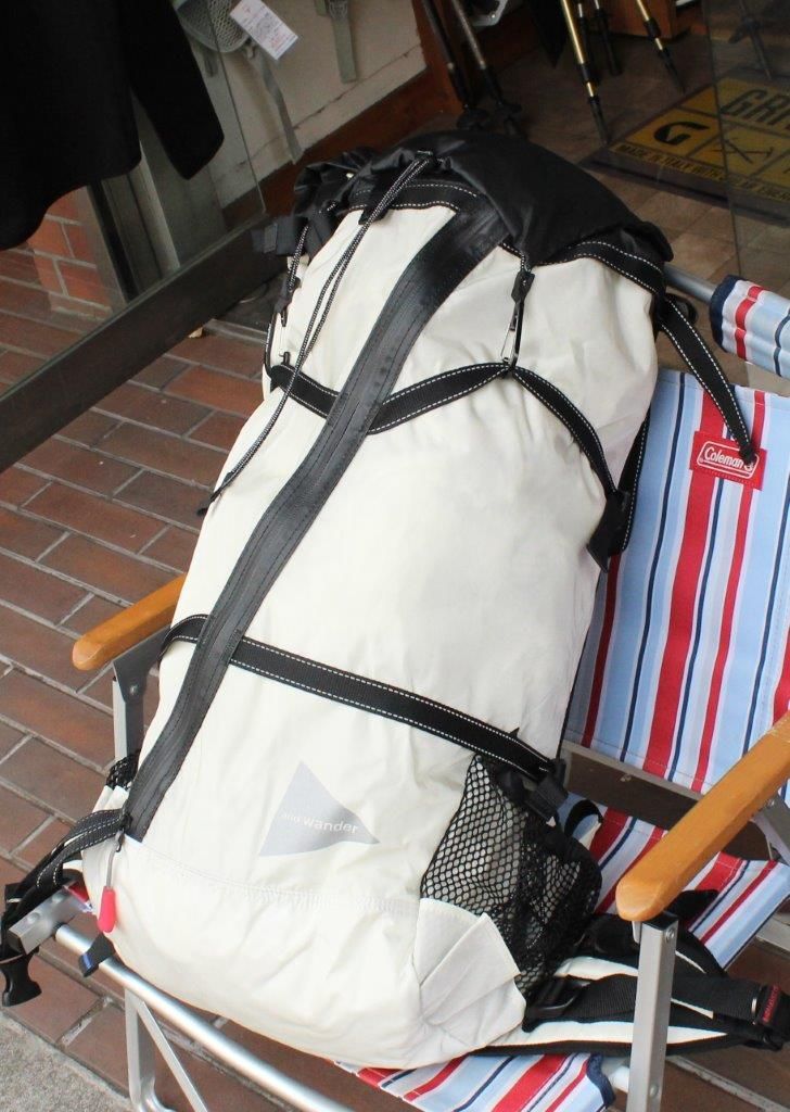 アンドワンダー 40L backpack White-