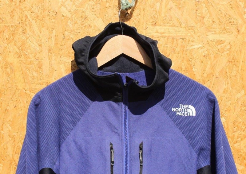 THE NORTH FACE ノースフェイス＞ FUSEFORM Grid Hoodie ヒューズフォームグリッドフーディ |  中古アウトドア用品・中古登山用品 買取・販売専門店 : maunga (マウンガ)