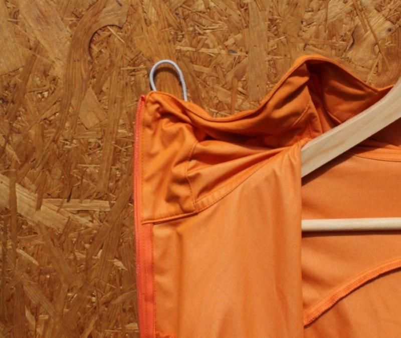 finetrack ファイントラック＞ PNEUMO WRAP HOODY ニュウモ