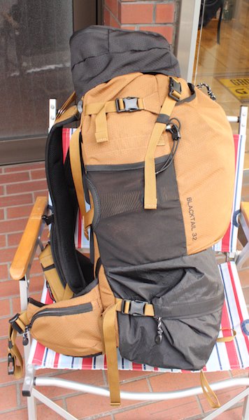 MOUNTAIN HARDWEAR マウンテンハードウェア＞ BLACKTAIL 32 ブラック