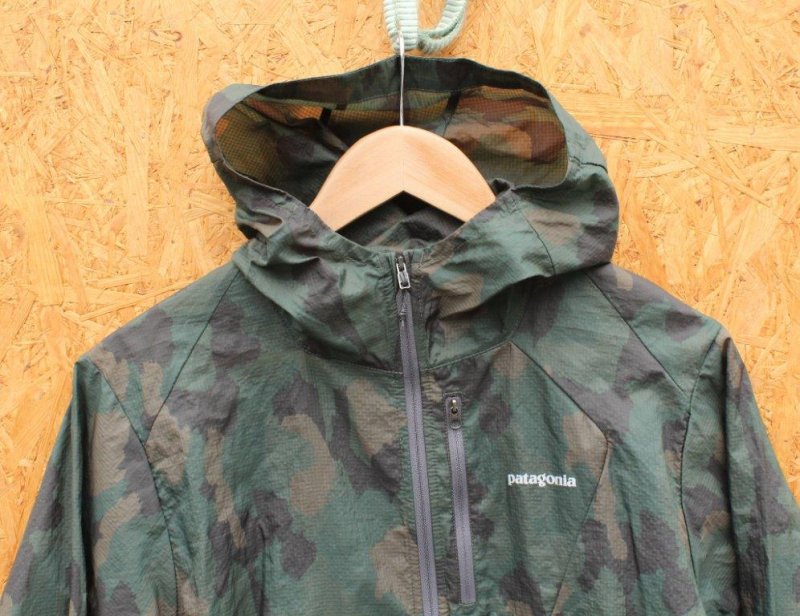 ジャケット/アウターパタゴニア hoodini jacket フーディニ ジャケット camo XS