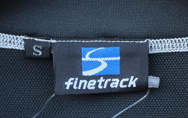 finetrack ファイントラック＞ フラッドラッシュジップネック