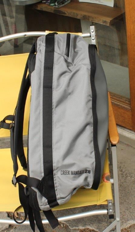 Black diamond creek discount mandate 28 backpack