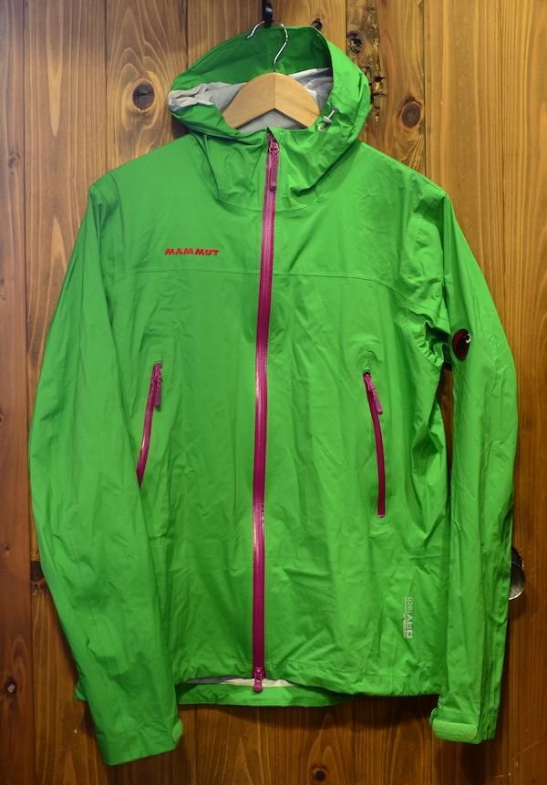 回答は不要ですMAMMUT　DRYtech Jacket women