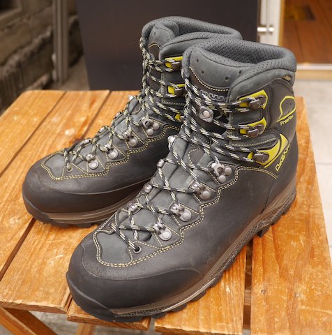 LOWA ローバー 登山靴 ティカム - 登山用品