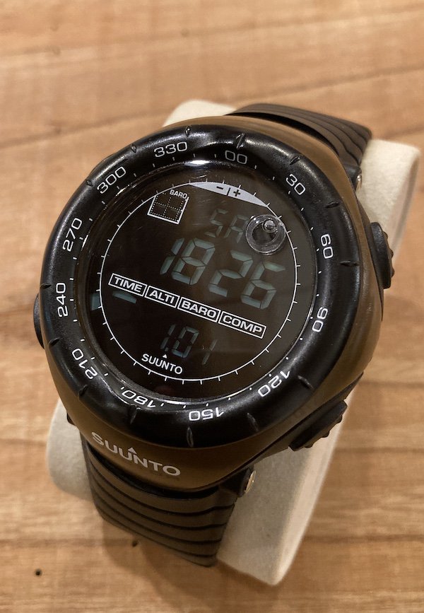 【日本限定品】SUUNTO　スント　VECTOR　ベクター　アウトドア　腕時計
