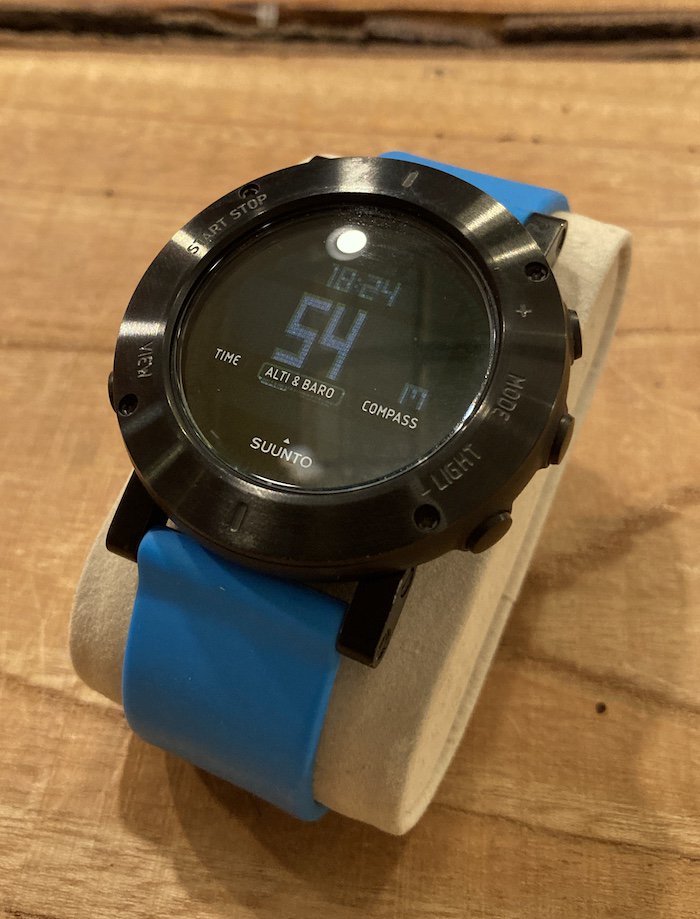 SUUNTO スント＞ CORE BLUE CRUSH| 中古アウトドア用品・中古登山用品 買取・販売専門店 : maunga (マウンガ)