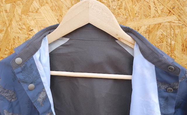 and wander アンドワンダー＞ tech printed shirt