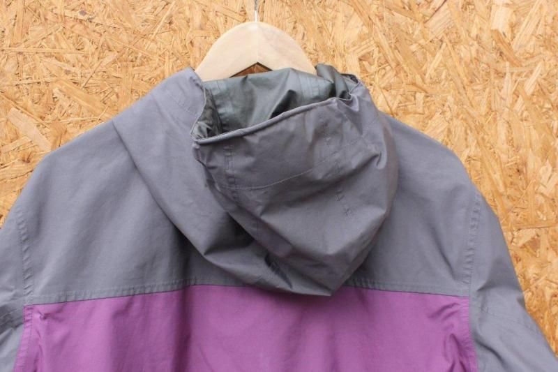 FJALL RAVEN フェールラーベン＞ パックライトキルナパーカー