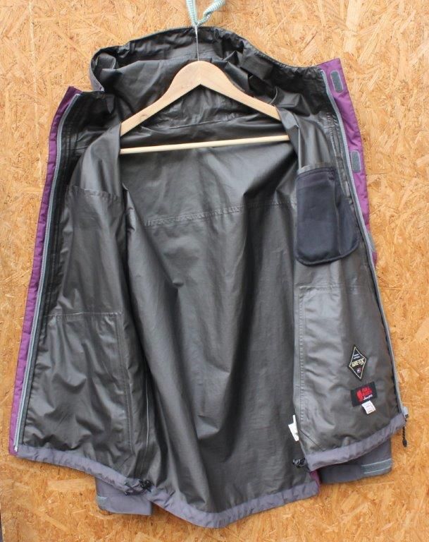 【送料無料キャンペーン】 FJALL RAVEN フェールラーベン＞ パックライトキルナパーカー ジャケット・アウター