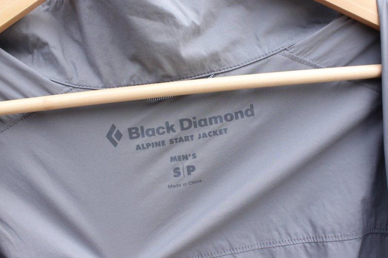 Black Diamond ブラックダイヤモンド＞ ALPINE START JACKET