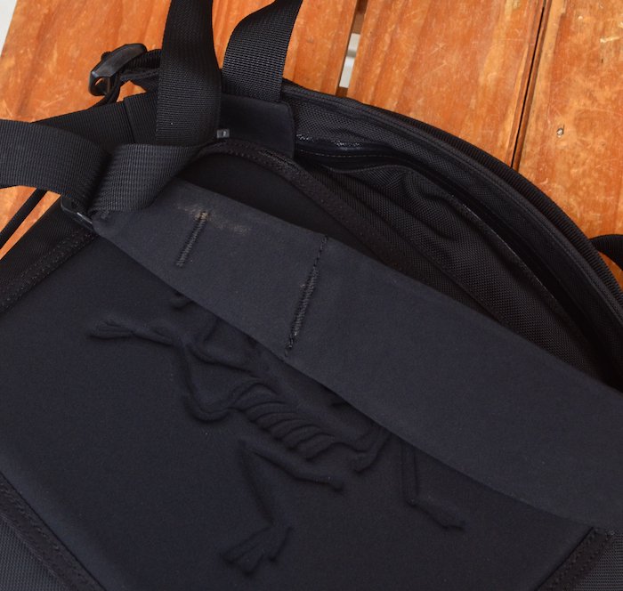 ARC'TERYX アークテリクス＞ Arro 8 Shoulder Bag アロー8 ショルダー