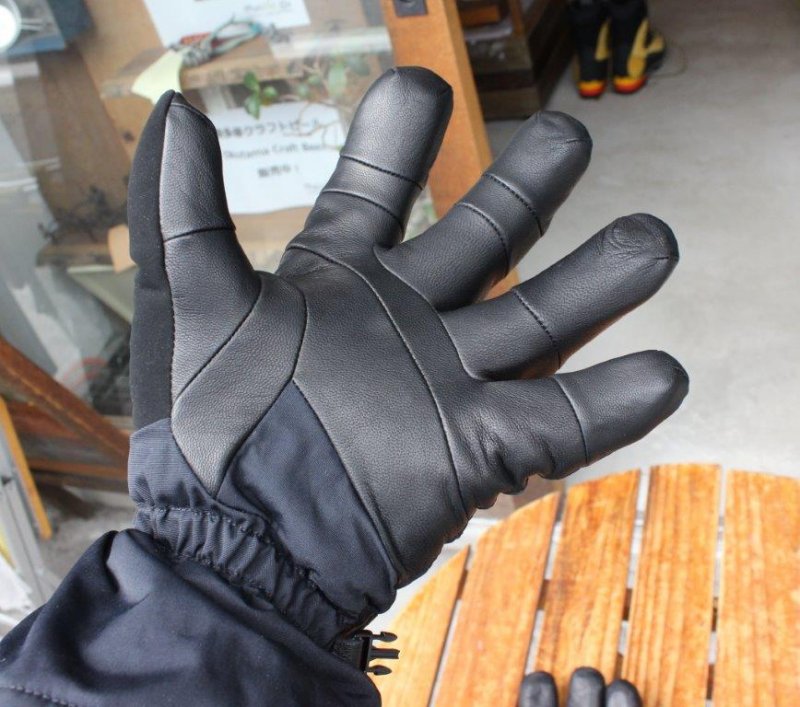 MOUNTAIN HARDWEAR マウンテンハードウエア＞ Jalapeno OutDry Glove