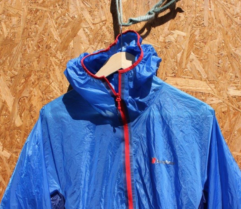 berghaus バーグハウス＞ VAPOUR LT HYPER SHELL JKT ヴェイパーライト