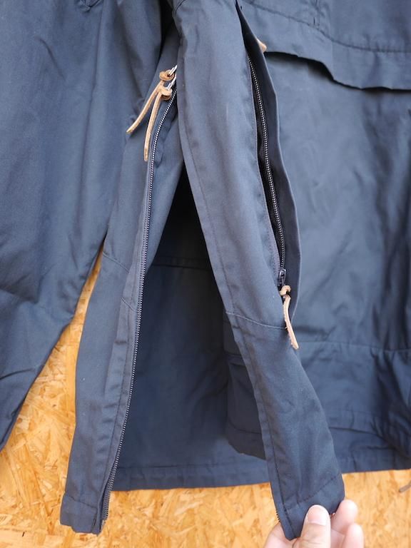 FJALL RAVEN フェールラーベン＞ Singi Anorak シンギ