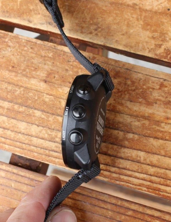 SUUNTO スント＞ TRAVERSE SAPPHIRE BLACK トラバースサファイア