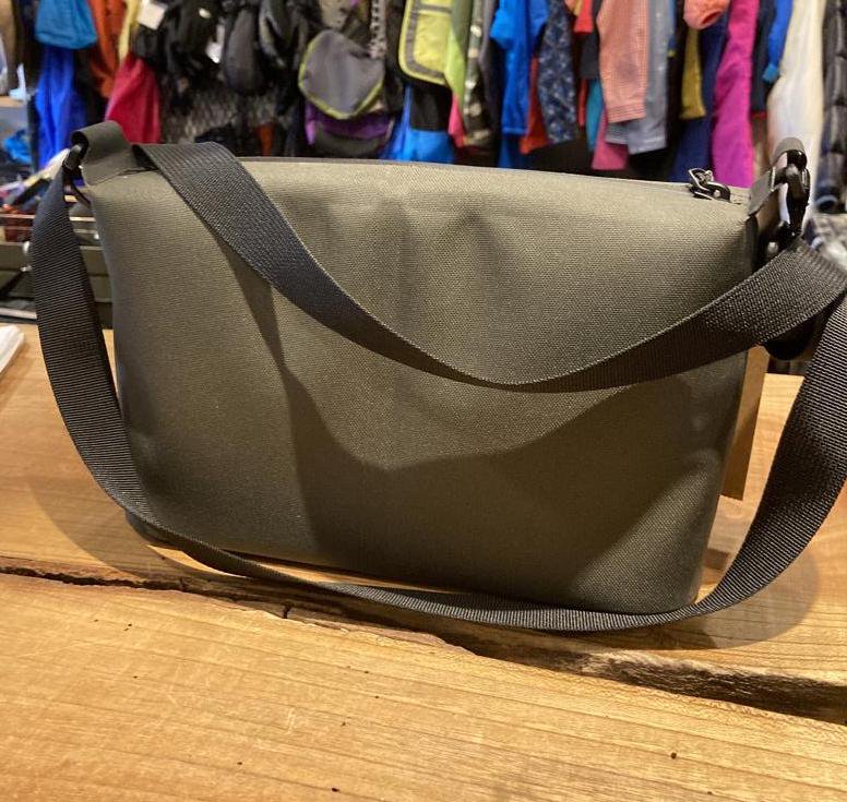 THE NORTH FACE　ザ・ノースフェイス　フィルデンスクーラーポーチ　Fieludens Cooler Pouch　NM82213