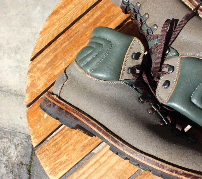登山靴　ブーツ　アイガーAR-4 25cm VIBRAMソール