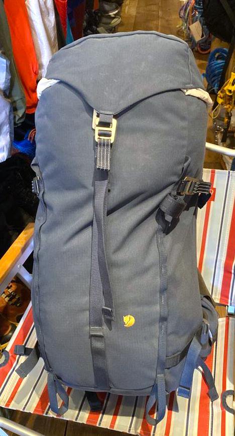 FJALL RAVEN フェールラーベン＞ BERGTAGEN 38 バーグターゲン 38 | 中古アウトドア用品・中古登山用品 買取・販売専門店 :  maunga (マウンガ)