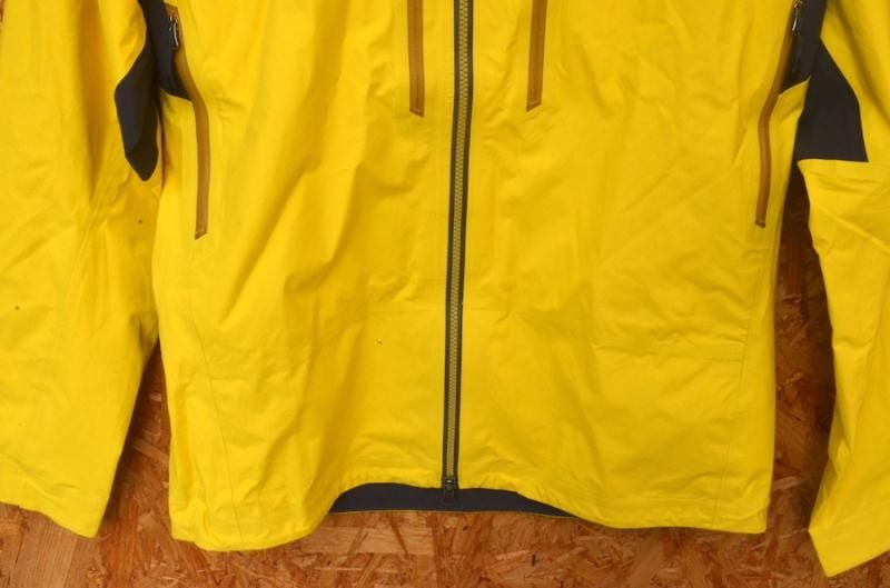 MOUNTAIN HARDWEAR マウンテンハードウェア＞ SERACTION JACKET セラ