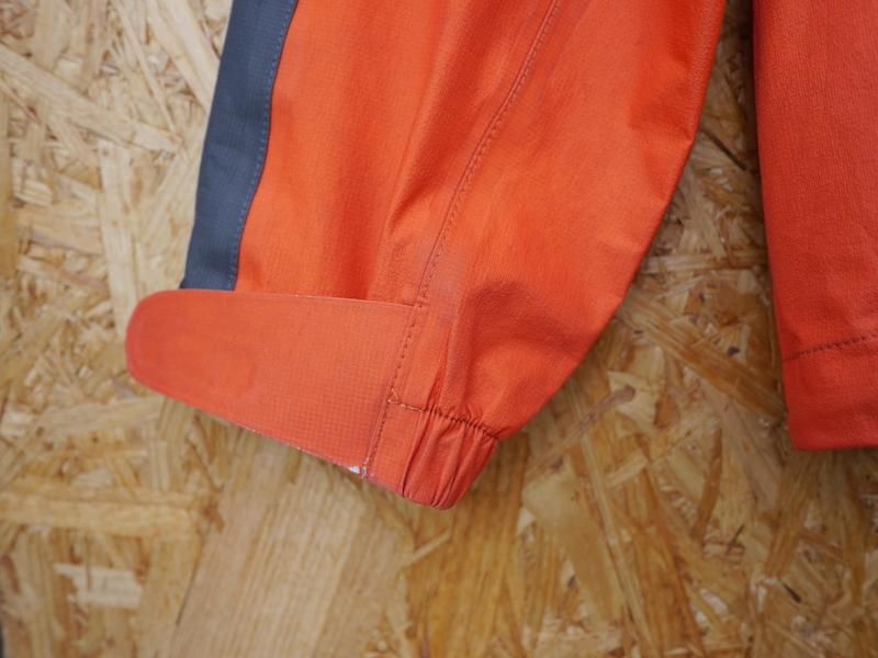 MAMMUT マムート＞ GORE-TEX CLIMATE Light Rain-Suits