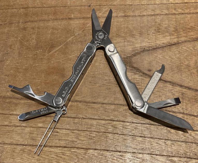 LEATHERMAN レザーマン＞ MICRA SILVER マイクラシルバー 【クリックポスト便】対応 | 中古アウトドア用品・中古登山用品  買取・販売専門店 : maunga (マウンガ)