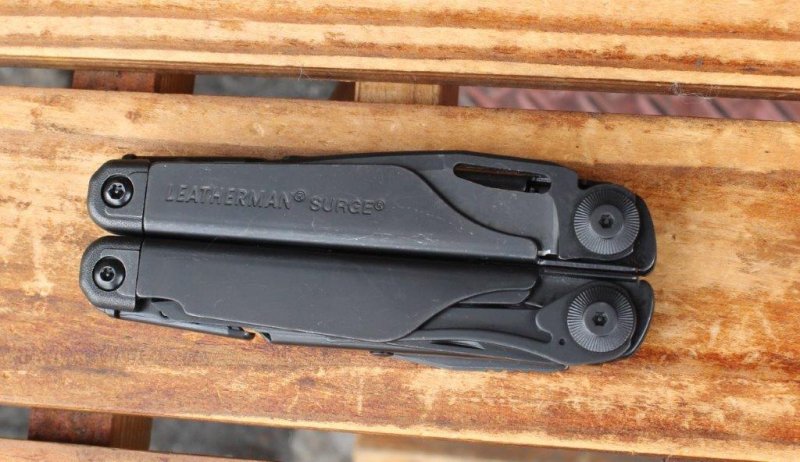 ＜LEATHERMAN　レザーマン＞　SURGE Black　サージブラック　【クリックポスト便】対応 | 中古アウトドア用品・中古登山用品  買取・販売専門店 : maunga (マウンガ)