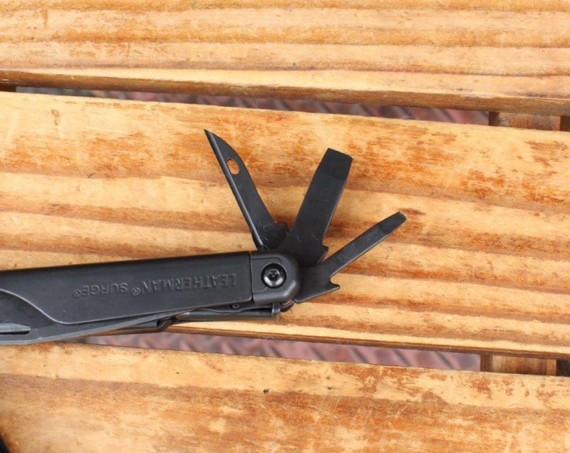 ＜LEATHERMAN　レザーマン＞　SURGE Black　サージブラック　【クリックポスト便】対応 | 中古アウトドア用品・中古登山用品  買取・販売専門店 : maunga (マウンガ)