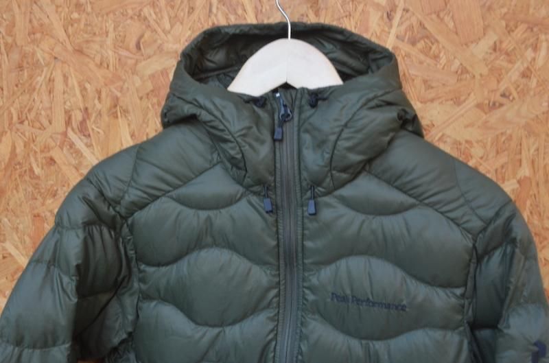 Peak Performance ピークパフォーマンス＞ Helium Down Hood