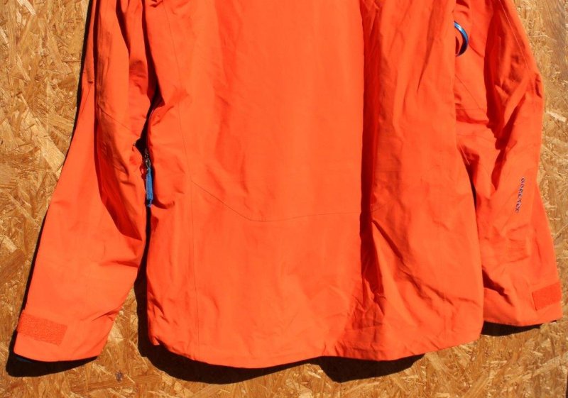 Peak Performance ピークパフォーマンス＞ Heli Gravity Jacket ヘリグラビティジャケット |  中古アウトドア用品・中古登山用品 買取・販売専門店 : maunga (マウンガ)