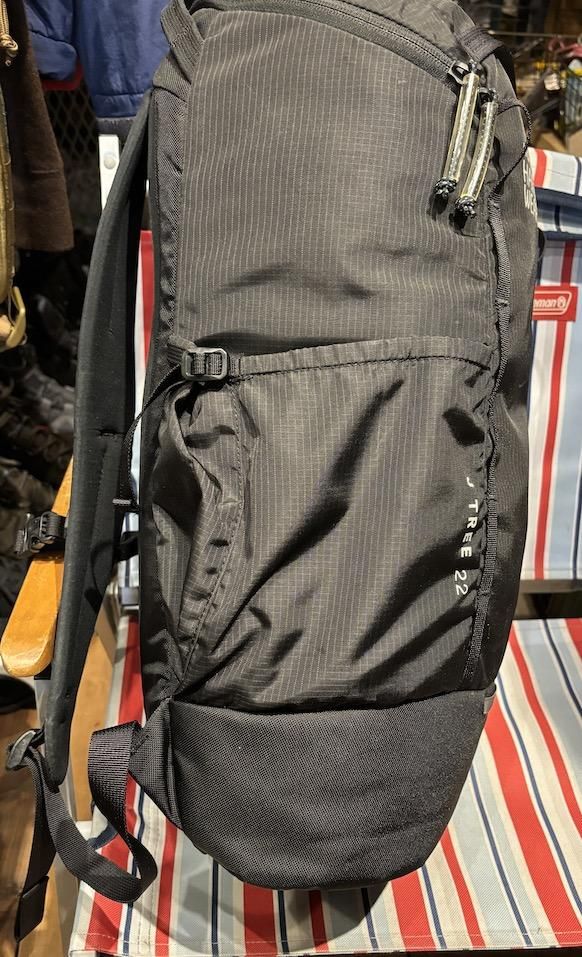 MOUNTAIN HARDWEAR マウンテンハードウエア＞ J Tree 22 J
